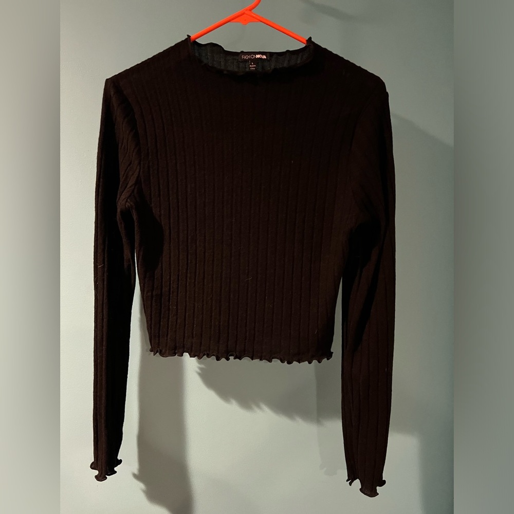 Fashion Nova long sleeve cropped shirt